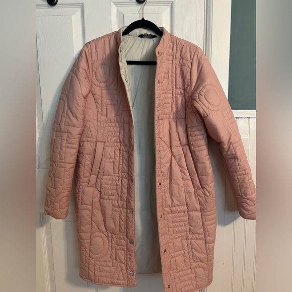 Women’s size Small North Face block print jacket with TNF logo impressions. - Picture 3 of 5